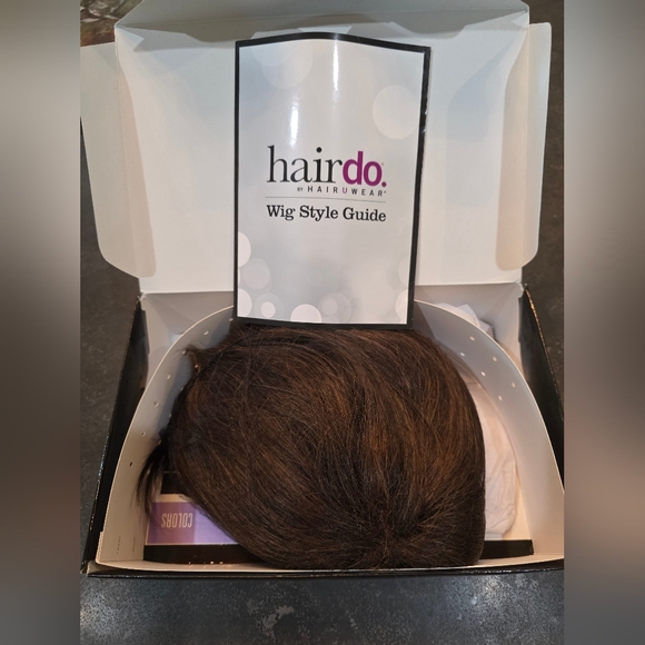 Women's HAIRUWEAR WIG Free Shipping - Picture 4 of 15